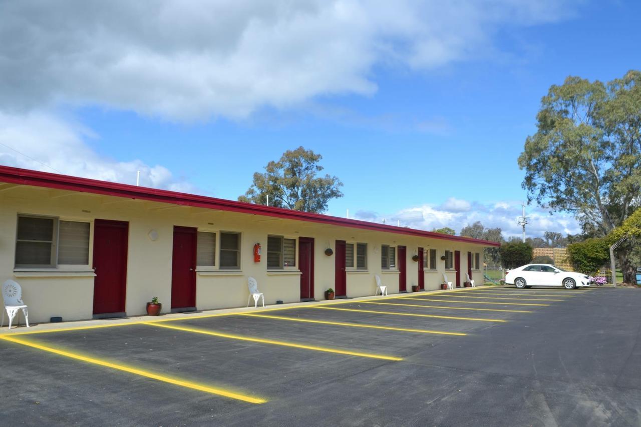 Wattle Motel Сиймор Екстериор снимка